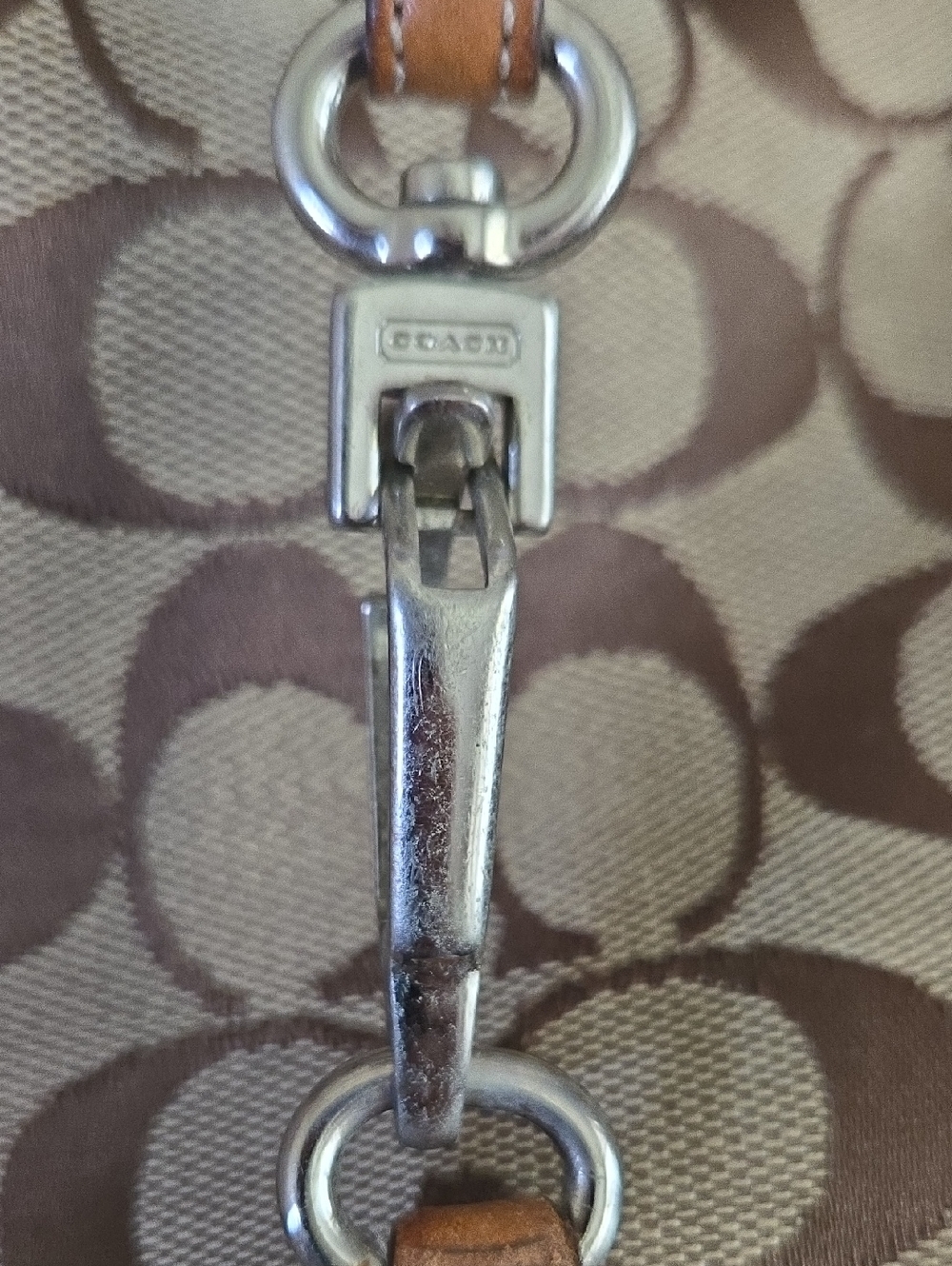 Coach Signature Clip Vintage  Canvas Shoulder Bag in Brown/Tan - Picture 2 of 12